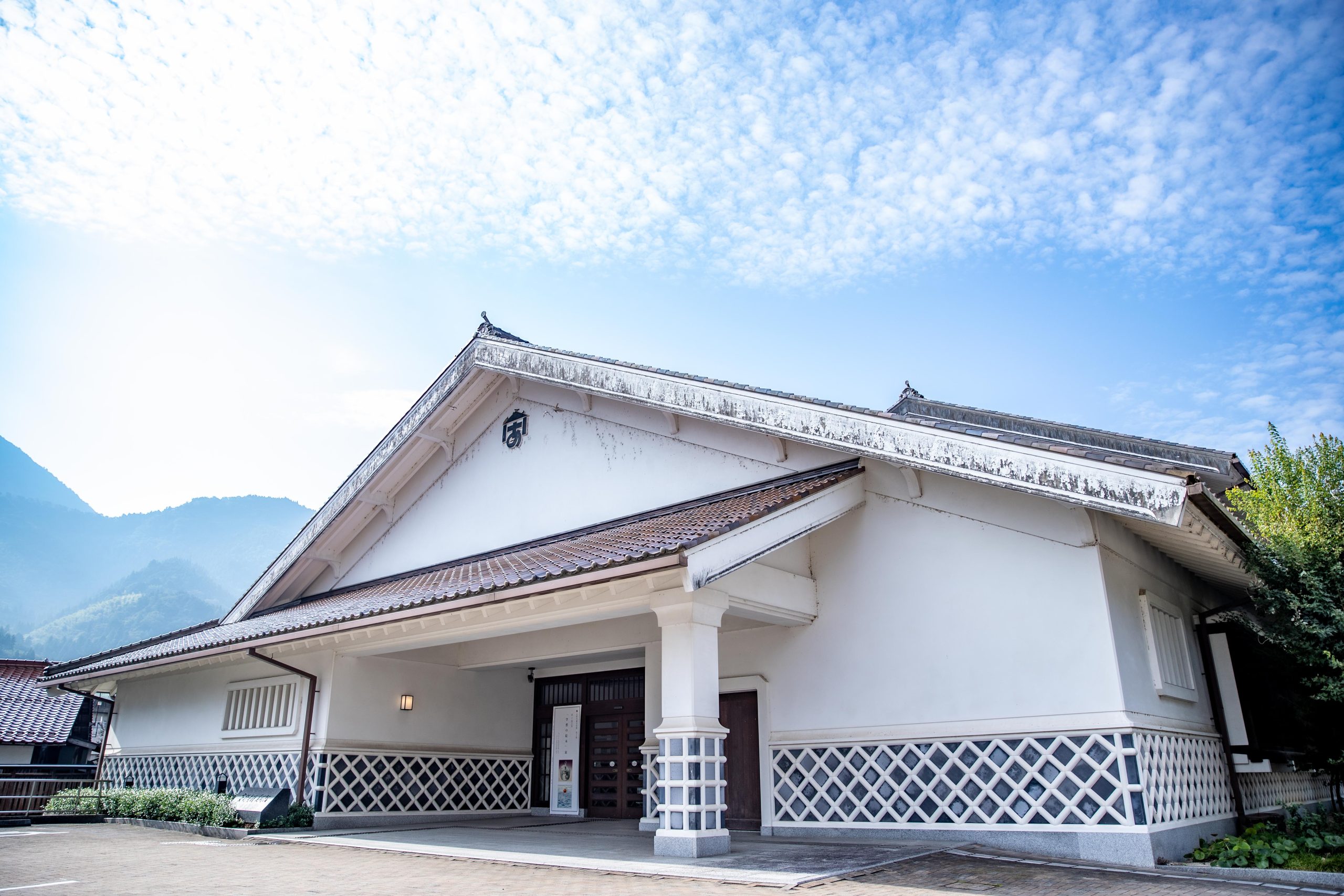 安野光雅美術館-scaled.jpg